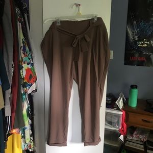 NWOT Torrid self-tie taupe tapered pants